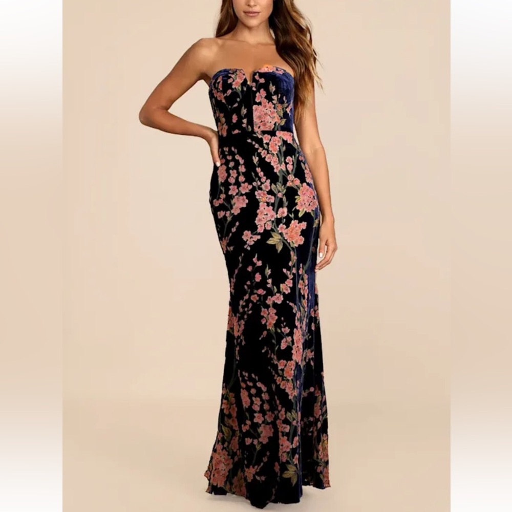 NWT Lulu's Bloom In Mind Navy Velvet Strapless Floral Gown with Pink Blooms